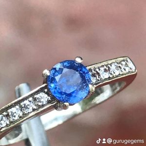 blue sapphire silver ring